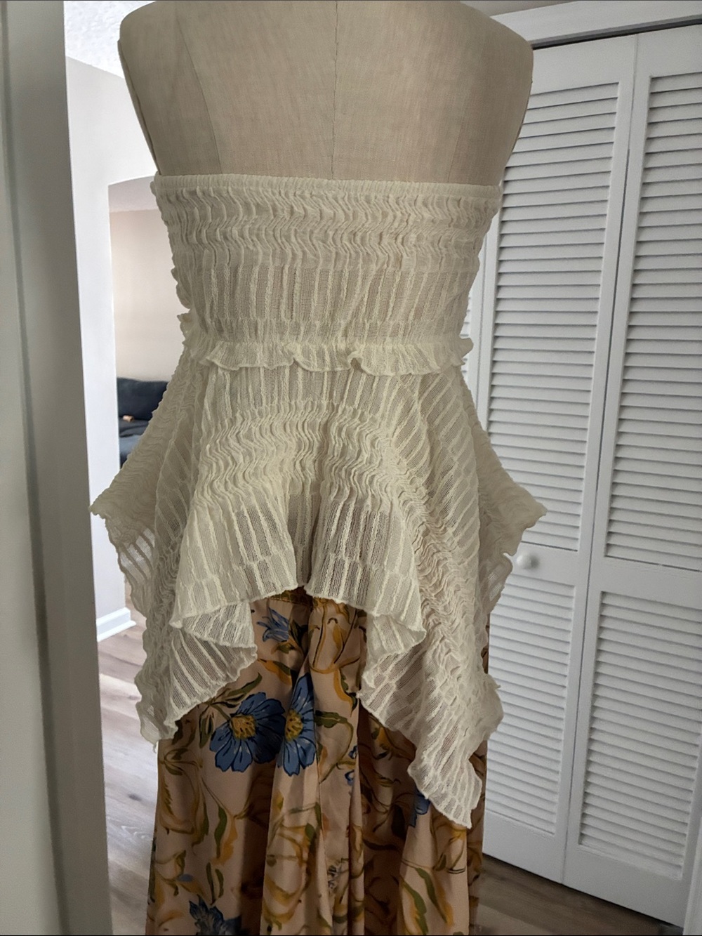 Strapless Cream Ruffled Tube Top - Picture 6 of 7